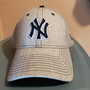 NWOT New York Yankees fitted baseball hat